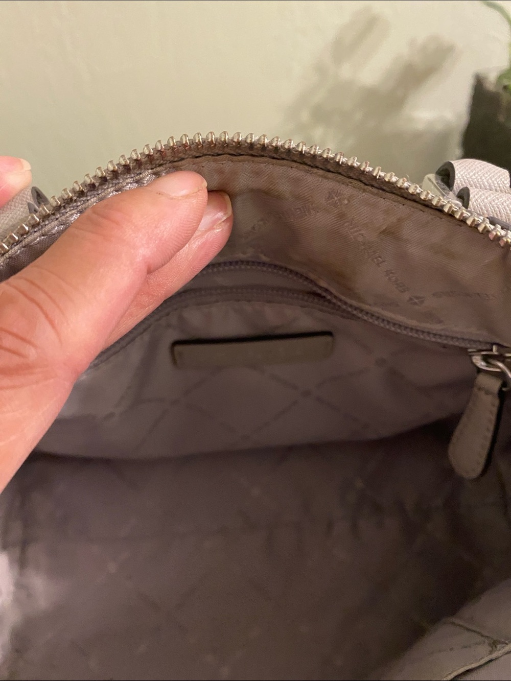 Michael Kors Light Gray Satchel with Matching Wristlet - Picture 11 of 12